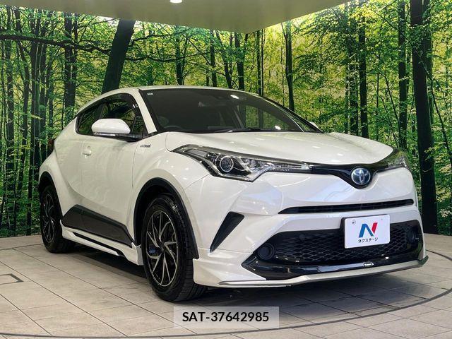 Toyota C-HR 2016-12 6544436-15