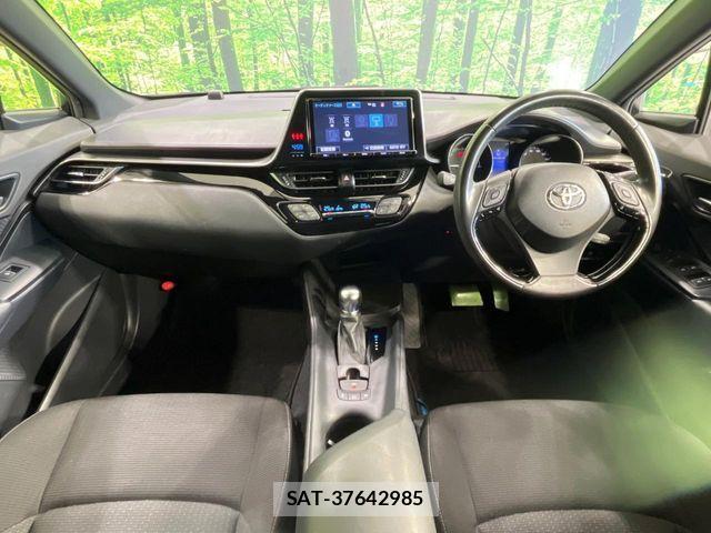 Toyota C-HR 2016-12 6544436-1