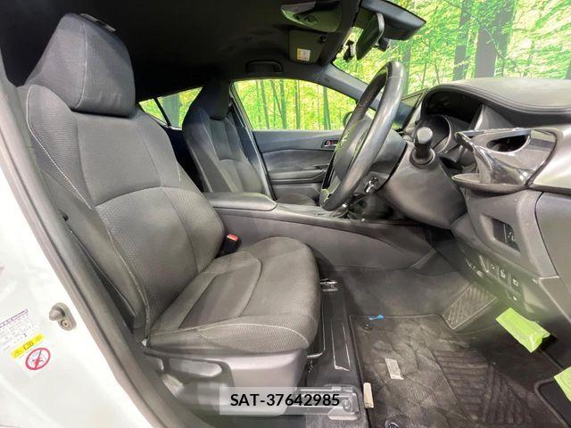 Toyota C-HR 2016-12 6544436-7