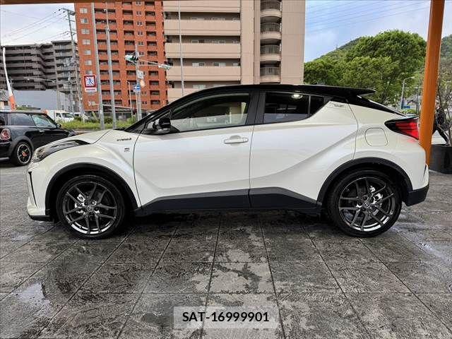 Toyota C-HR 2020-01 6611022-10