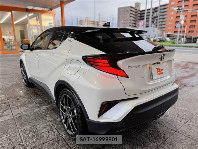 Toyota C-HR 2020-01 6611022-11