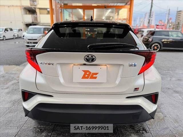 Toyota C-HR 2020-01 6611022-12
