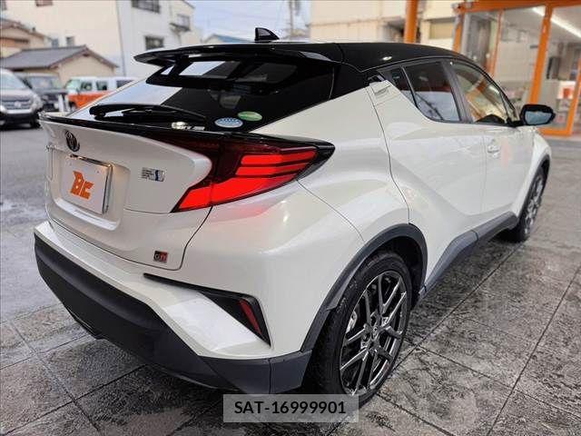 Toyota C-HR 2020-01 6611022-13