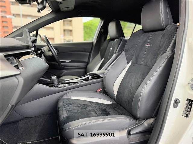 Toyota C-HR 2020-01 6611022-16