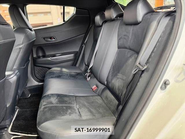 Toyota C-HR 2020-01 6611022-17