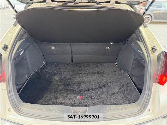 Toyota C-HR 2020-01 6611022-18