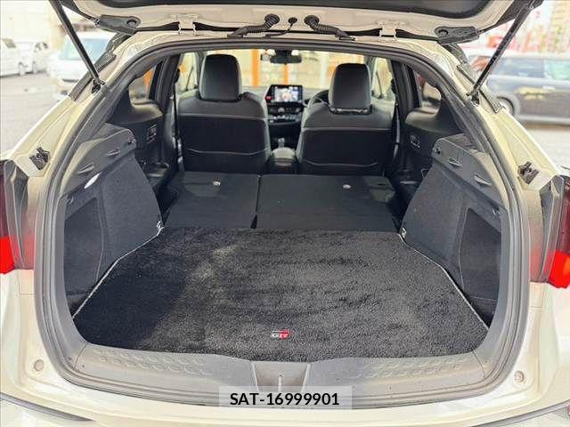Toyota C-HR 2020-01 6611022-19