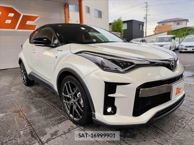 Toyota C-HR 2020-01 6611022-8