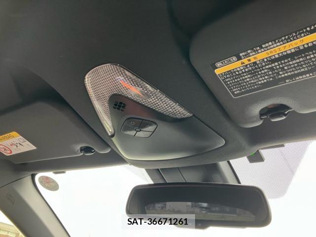 Toyota C-HR 2017-11 6641346-17