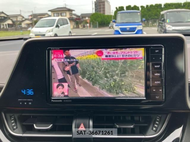 Toyota C-HR 2017-11 6641346-20