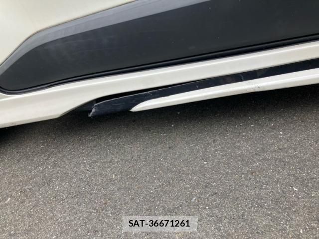 Toyota C-HR 2017-11 6641346-25