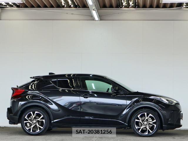 Toyota C-HR 2023-02 6641344-10