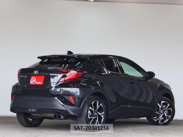 Toyota C-HR 2023-02 6641344-12