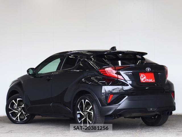 Toyota C-HR 2023-02 6641344-13