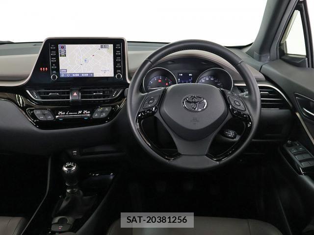 Toyota C-HR 2023-02 6641344-17