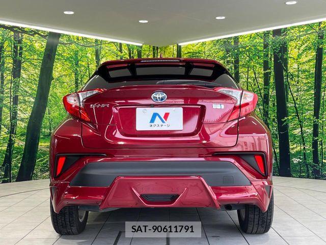 Toyota C-HR 2017-10 6670822-14