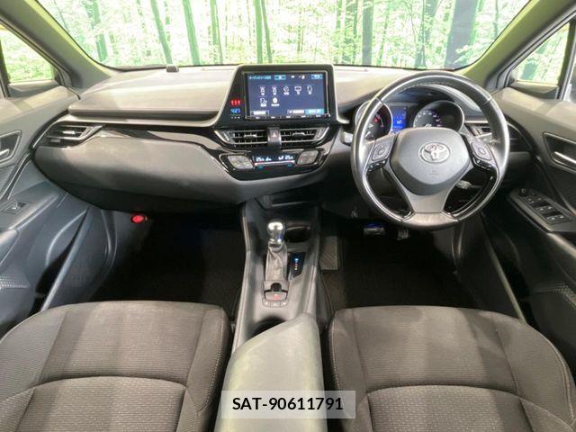 Toyota C-HR 2017-10 6670822-1