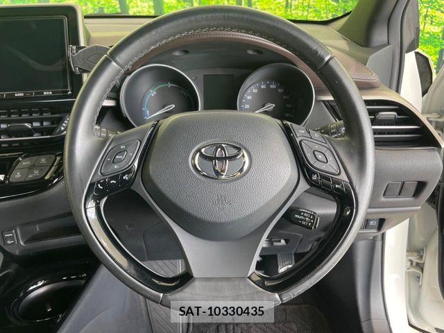 Toyota C-HR 2017-10 6670808-10