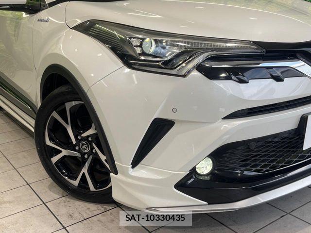 Toyota C-HR 2017-10 6670808-11