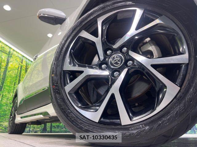 Toyota C-HR 2017-10 6670808-12