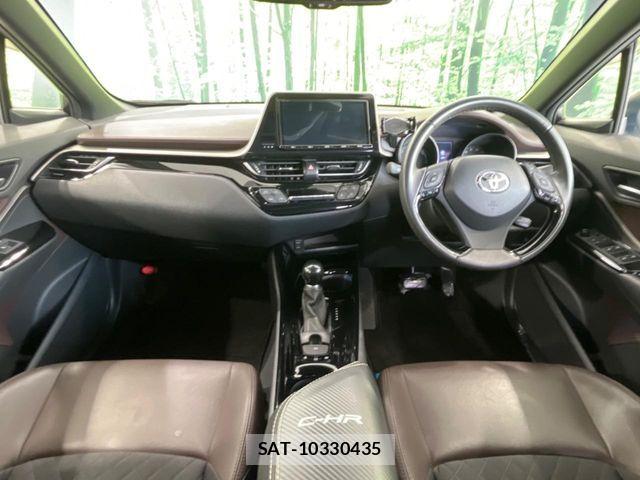 Toyota C-HR 2017-10 6670808-1