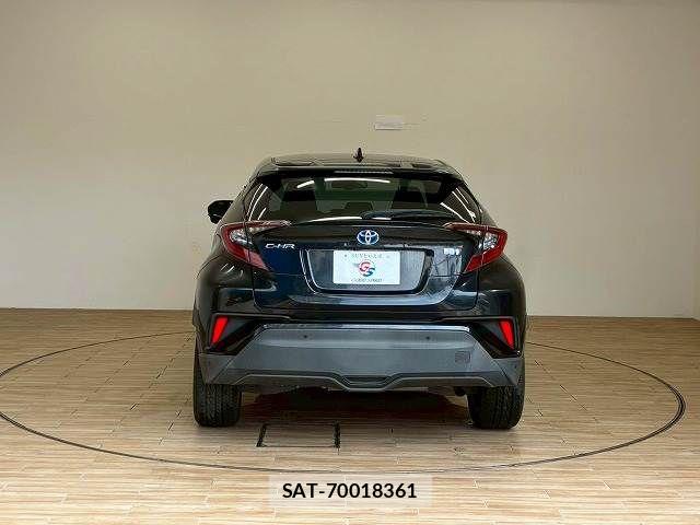 Toyota C-HR 2017-03 6670815-16