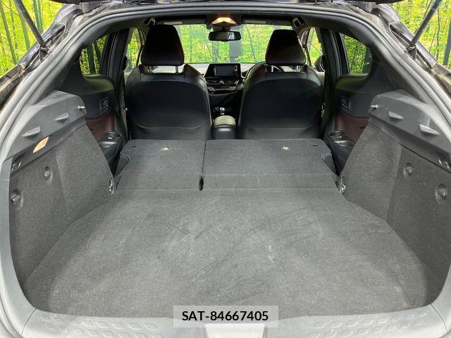 Toyota C-HR 2017-05 6675351-9