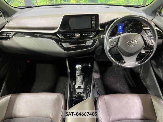 Toyota C-HR 2017-05 6675351-1