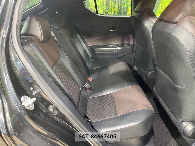 Toyota C-HR 2017-05 6675351-8