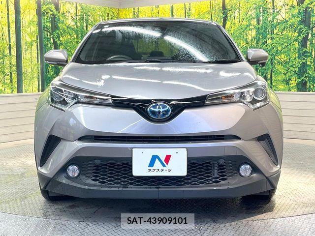 Toyota C-HR 2017-02 6675359-13
