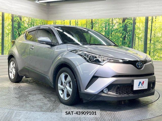 Toyota C-HR 2017-02 6675359-15