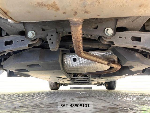 Toyota C-HR 2017-02 6675359-18