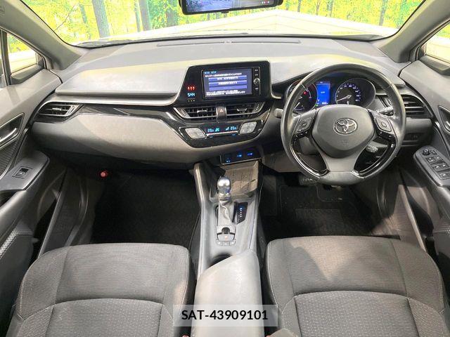 Toyota C-HR 2017-02 6675359-1