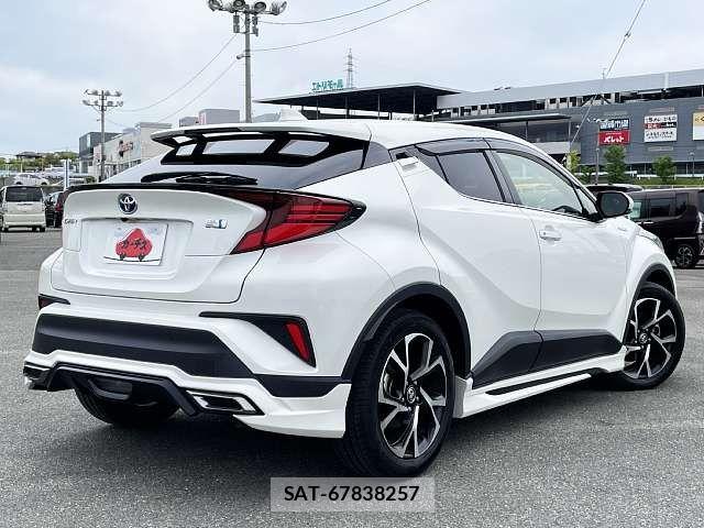 Toyota C-HR 2019-11 6675348-2