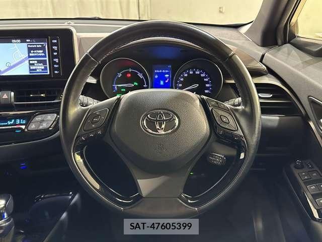 Toyota C-HR 2017-11 6690945-9
