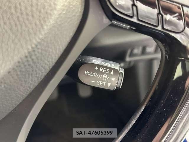 Toyota C-HR 2017-11 6690945-14
