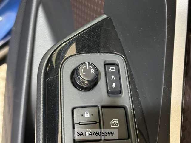 Toyota C-HR 2017-11 6690945-18