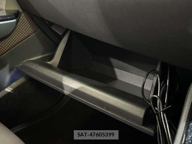 Toyota C-HR 2017-11 6690945-28
