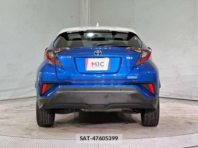 Toyota C-HR 2017-11 6690945-5