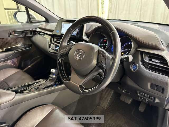 Toyota C-HR 2017-11 6690945-8