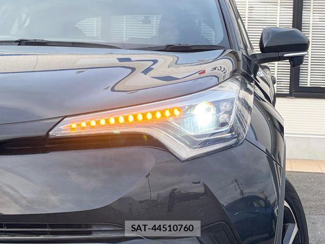 Toyota C-HR 2018-10 6715821-11