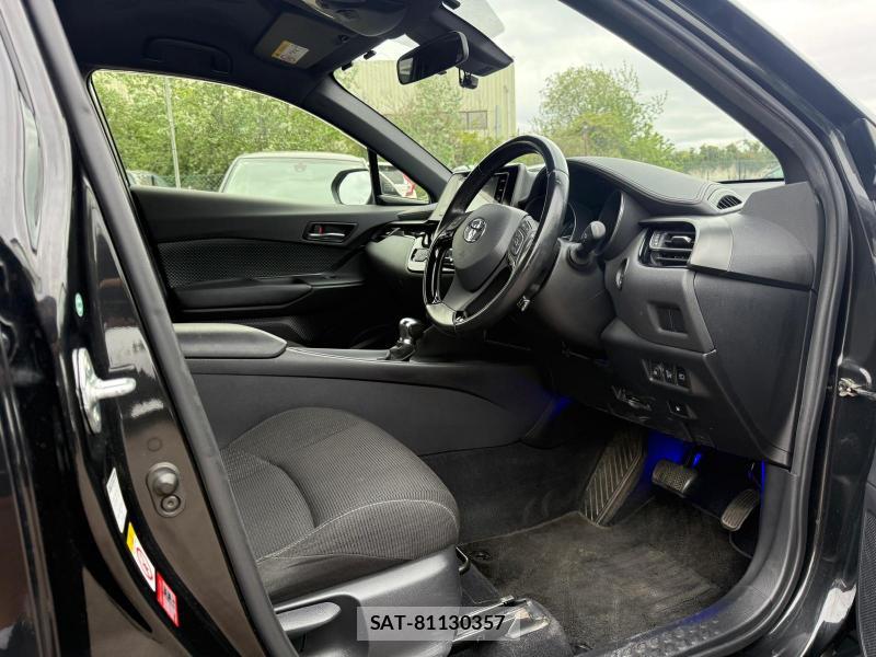 Toyota C-HR 2018-02 1305389-15