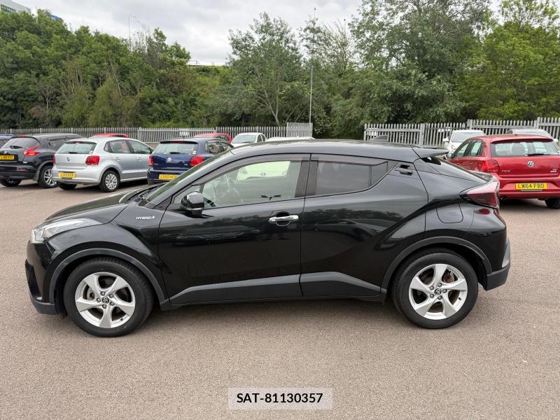 Toyota C-HR 2018-02 1305389-1