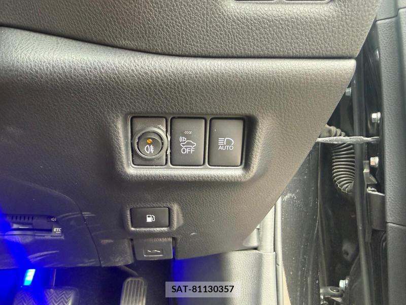 Toyota C-HR 2018-02 1305389-23