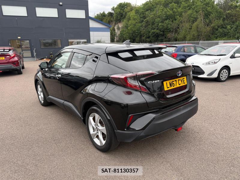 Toyota C-HR 2018-02 1305389-2