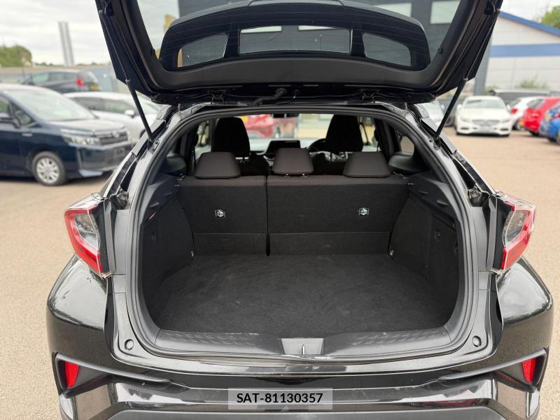 Toyota C-HR 2018-02 1305389-34
