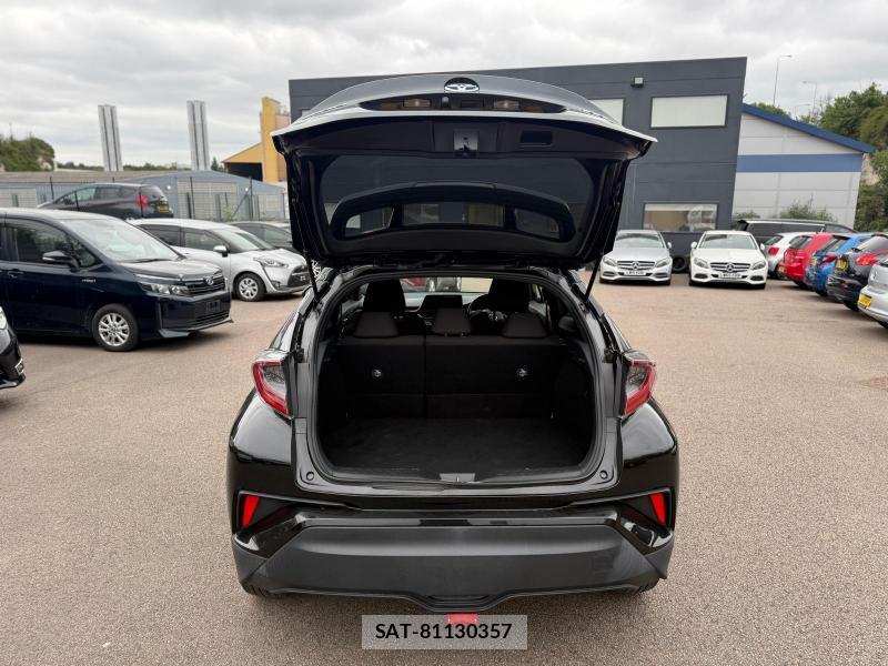 Toyota C-HR 2018-02 1305389-35