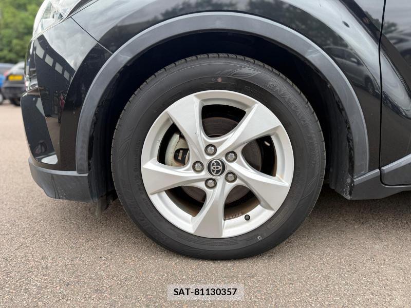 Toyota C-HR 2018-02 1305389-36