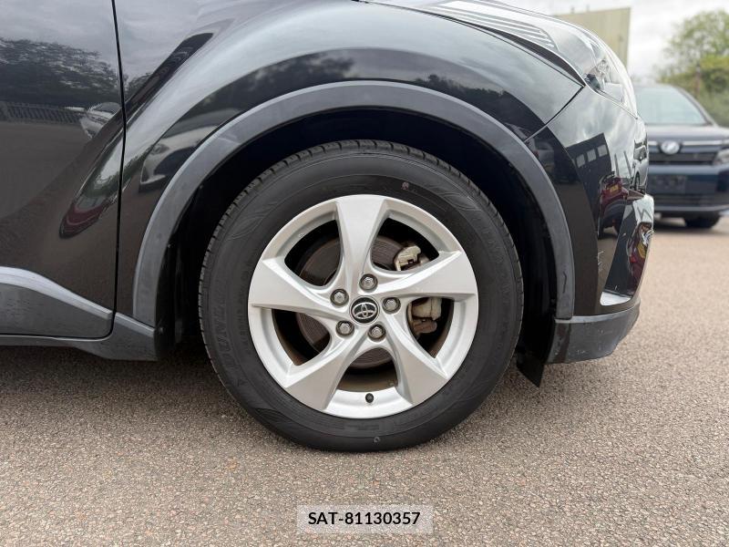 Toyota C-HR 2018-02 1305389-37