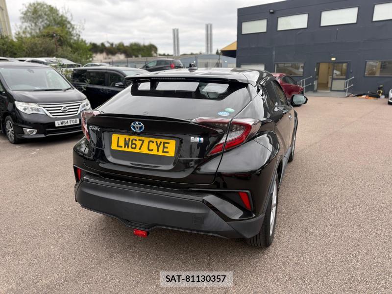 Toyota C-HR 2018-02 1305389-4
